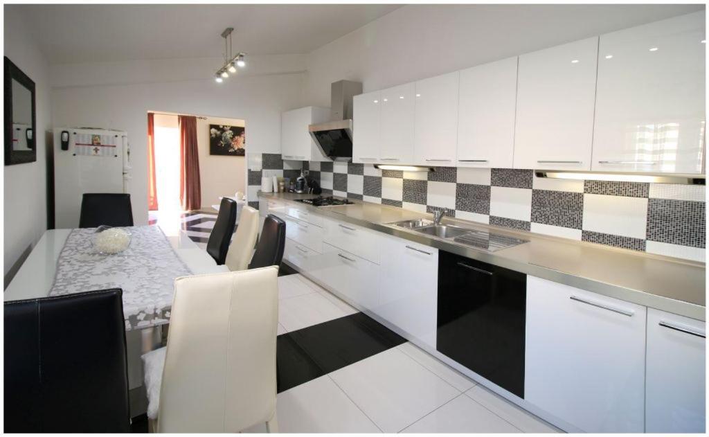 Appartement Mikelin à Primošten Extérieur photo
