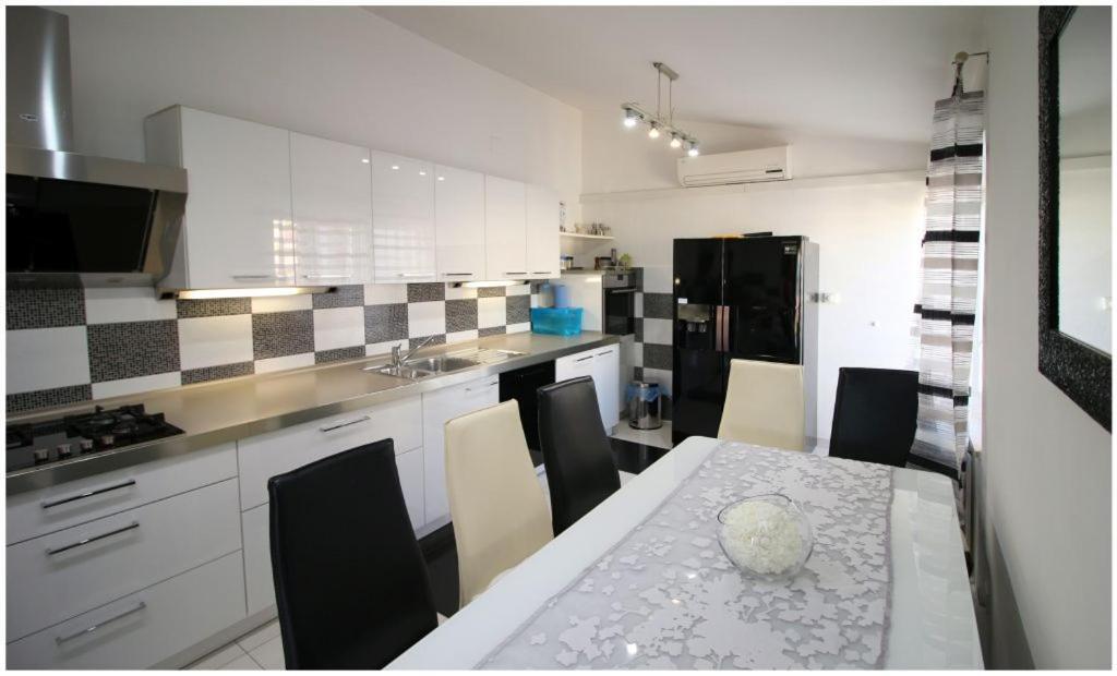 Appartement Mikelin à Primošten Extérieur photo