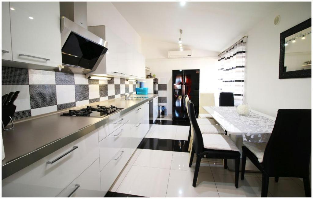 Appartement Mikelin à Primošten Extérieur photo