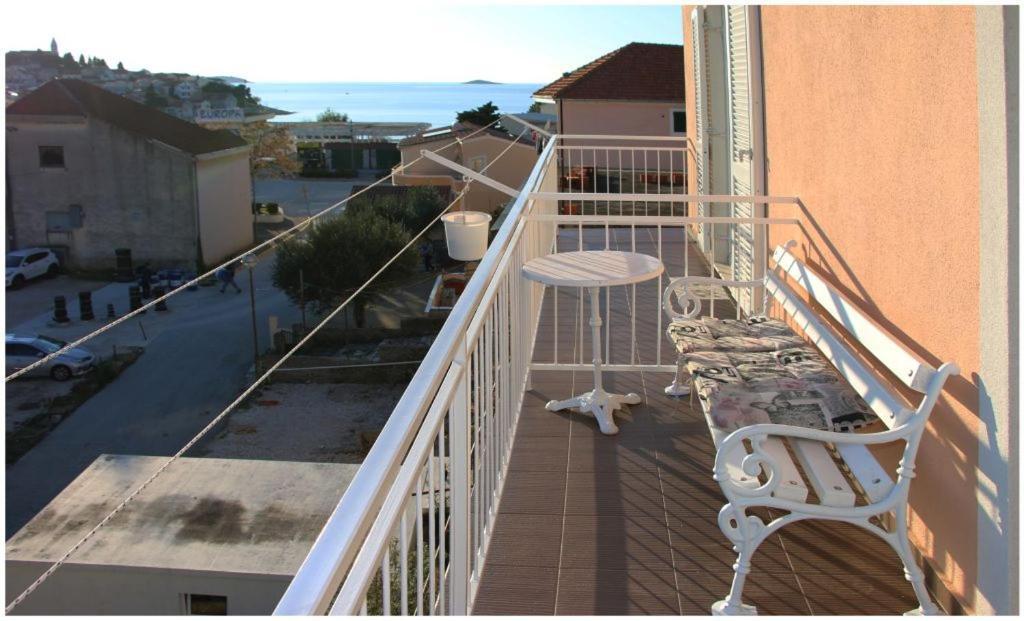 Appartement Mikelin à Primošten Extérieur photo