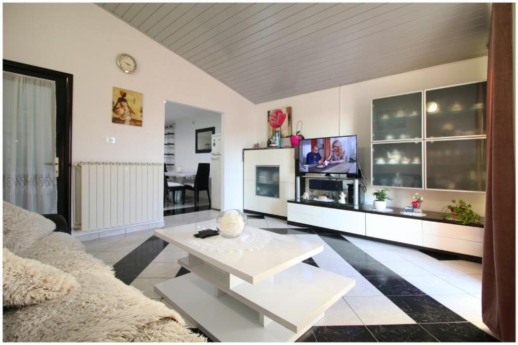 Appartement Mikelin à Primošten Extérieur photo